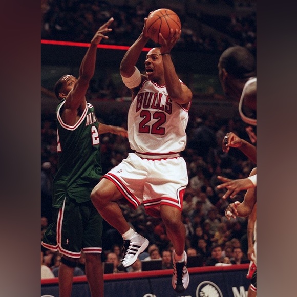 Thrifted Vintage, Nike NBA Chicago Bulls Jay Williams 1984 Rewind Jersey Large - Picture 7 of 7